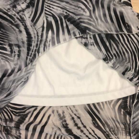 Trendyland Zebra strapless dress size medium - Picture 14 of 14